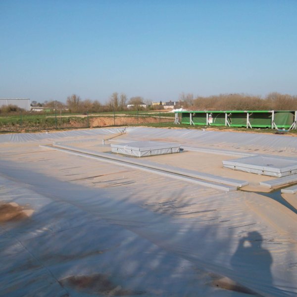 couverture bassin eau grise